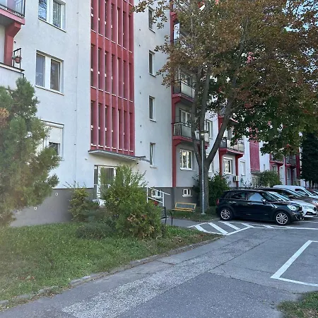 Rum i privatbostad Sunny House Three Bratislava